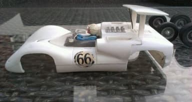 COX Chaparral 2 e very good body with wing Mag Wheels Slotcar 1/24 original