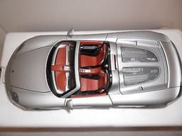 diecast AUTOART porsche carrera GT 1.18