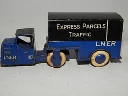 DINKY # 33r-PRE WAR TWO TONE EXPRESS PARCELS MECHANICAL HORSE AND TRAILER #RARE#
