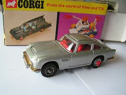 Dinky Toys James Bond Aston Martin DB5 Diecast
