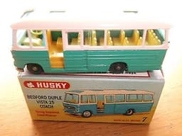 Husky Diecast Toys No 7 Bedford Duple Vista 25 Coach In Custom Made Display Box