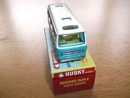 Husky Diecast Toys No 7 Bedford Duple Vista 25 Coach In Custom Made Display Box