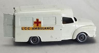 Matchbox Regular Wheels No.14c Bedford Lomas Ambulance #8