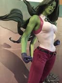Sideshow Exclusive She Hulk Premium Format 1/4 Scale Statue