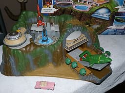 THUNDERBIRDS TRACY ISLAND BY MATCHBOX-1992 WITH DIECAST 1-2-3-4-5 & FAB1
