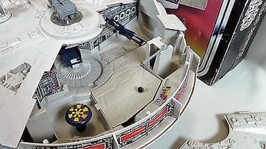 Vintage Star Wars Canadian ESB Millennium Falcon - Complete - Bilangual Box