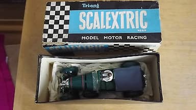 VINTAGE TRI-ANG SCALEXTRIC BOXED MM/C64 BENTLEY 4.5 (1929) 100% INTACT & RUNS