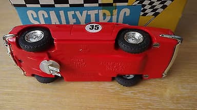 VINTAGE TRI-ANG SCALEXTRIC BOXED MM/C68 ASTON MARTIN DB4GT RARE RED VGC 1963