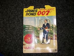 ACTION FIGURE CARDED 007 GILBERT JAMES BOND M BONDS BOSS 1965 CARDED 007 AGENT