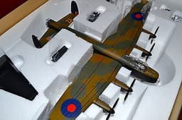 CORGI 1/72 AVRO LANCASTER B.I "GRAND SLAM" CARRIER - AA32609