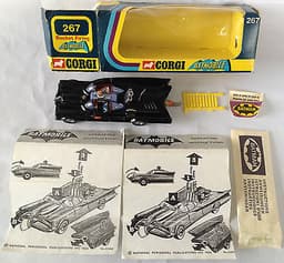 Corgi 267 Batmobile Original Diecast Boxed with Batman & Robin, Rockets, Badge