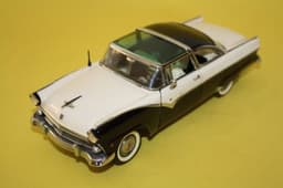 Danbury Mint 1955 Ford Fairlane Crown Victoria 1:24 scale diecast car both boxes