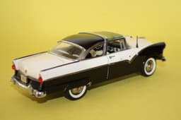 Danbury Mint 1955 Ford Fairlane Crown Victoria 1:24 scale diecast car both boxes