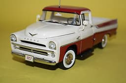 Danbury Mint 1957 Dodge Sweptside D100 1:24 scaaale diecast car both boxes