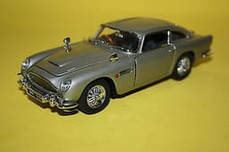 Danbury Mint James Bond Aston Martin DB5 1:24 scale diecast car both boxes