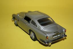 Danbury Mint James Bond Aston Martin DB5 1:24 scale diecast car both boxes