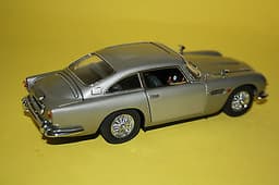 Danbury Mint James Bond Aston Martin DB5 1:24 scale diecast car both boxes