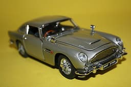 Danbury Mint James Bond Aston Martin DB5 1:24 scale diecast car both boxes