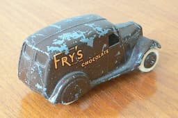 Dinky Pre war 28s Delivery van FRY´S COCOA CHOCOLATE - one out of six for sale !
