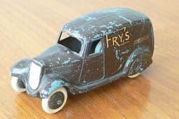 Dinky Pre war 28s Delivery van FRY´S COCOA CHOCOLATE - one out of six for sale !