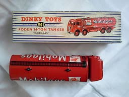 DINKY TOYS 941 NEAR MINT MOBILGAS FODEN 14T TANKER DIE CAST