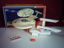 DINKY TOYS DIECAST BOXED STAR TREK USS 1701 ENTERPRISE SPACE SHIP No.358 *