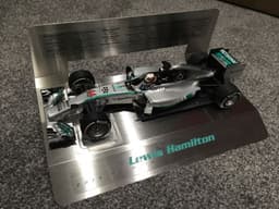 Lewis Hamilton World Champion Presentation 1:18, Minichamps,Diecast Legends 2014