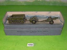 pre war Dinky toys diecast military boxed set162 18pdr quick firing set 1044