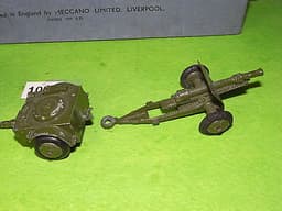 pre war Dinky toys diecast military boxed set162 18pdr quick firing set 1044