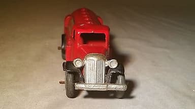 Prewar Dinky Toys Essolube Tanker Truck - Early Chassis - Metal Wheels -25D Rare