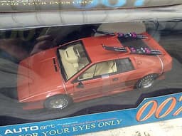 Rare-Auto Art For your eyes only- 007 James Bond-Lotus Esprit Turbo-die cast MIB