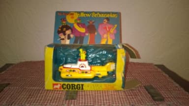 VINTAGE 60s CORGI 803 THE BEATLES YELLOW SUBMARINE DIECAST VEHICLE 1ST EDITION.