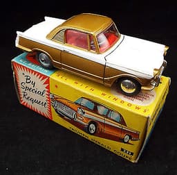 Vintage CORGI TOYS Triumph Herald Coupe DIE CAST Car In Original Box - V15 L47
