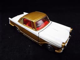 Vintage CORGI TOYS Triumph Herald Coupe DIE CAST Car In Original Box - V15 L47