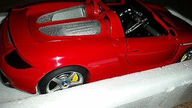 1/18 Autoart 2007 Porsche Carrera GT RED Paul Walker RED Porsche Carrera GT v10
