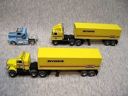 2 NICE Aurora AFX Ryder tractor trailer trucks + TYCO tractor parts HO slot car