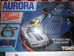 AURORA AFX TOMY HO SLOT CAR SET CORVETTE CLASSIC