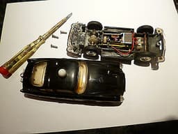 Boxed Vintage Scalextric Marshal\'s Aston Martin DB4