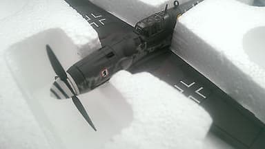 Corgi Aviation AA39915 Diecast 1/72 "Ye Olde Pub" B_17F Fortress + Bf109G-6 MINT