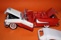 Danbury/Franklin Mint 1955 Oldsmobile Eighty Eight 1:24 scale diecast car boxed