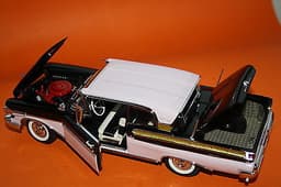 Danbury/Franklin Mint 1957 Mercury Turnpike Cruiser 1:24 scale diecast car boxed