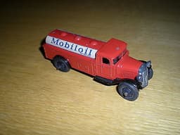 Dinky 25d Vintage "MOBILOIL" Tanker Truck Pre-war hubs