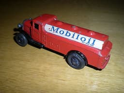 Dinky 25d Vintage "MOBILOIL" Tanker Truck Pre-war hubs