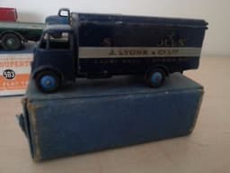 Dinky Supertoys Guy Van No 514 Meccano vintage die-cast scale 1.48 lyons swiss