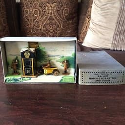 DINKY TOYS PRE WAR N0.44