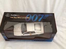 James Bond Lotus Esprit Die-Cast 1:18 Scale.