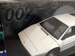 James Bond Lotus Esprit Die-Cast 1:18 Scale.