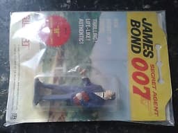 JAMES BOND vintage 1965 Gilbert figures M carded rare sean connery
