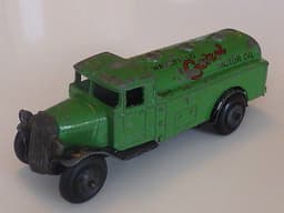 Pre war Dinky 25d Wakefield Castrol petrol tanker.