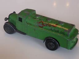 Pre war Dinky 25d Wakefield Castrol petrol tanker.